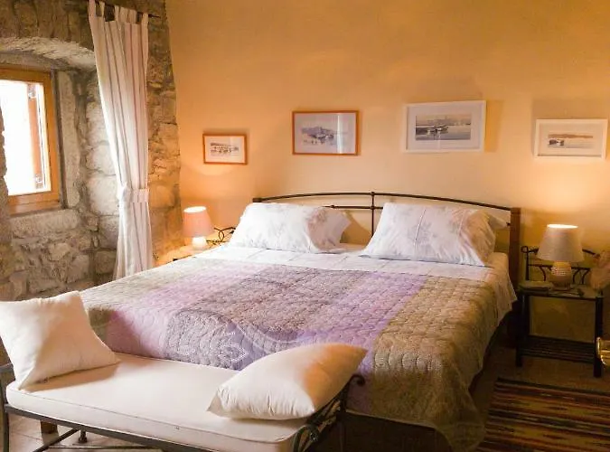 Villa Castella Poljane