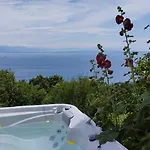 Castella Villa Poljane