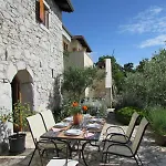 Villa Castella *