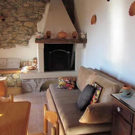 Castella Villa Poljane